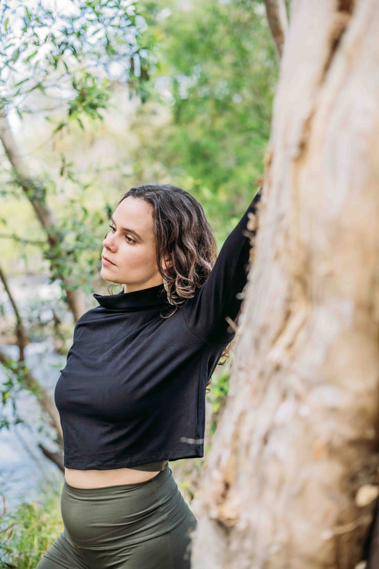 Kyanite Long Sleeve- Black