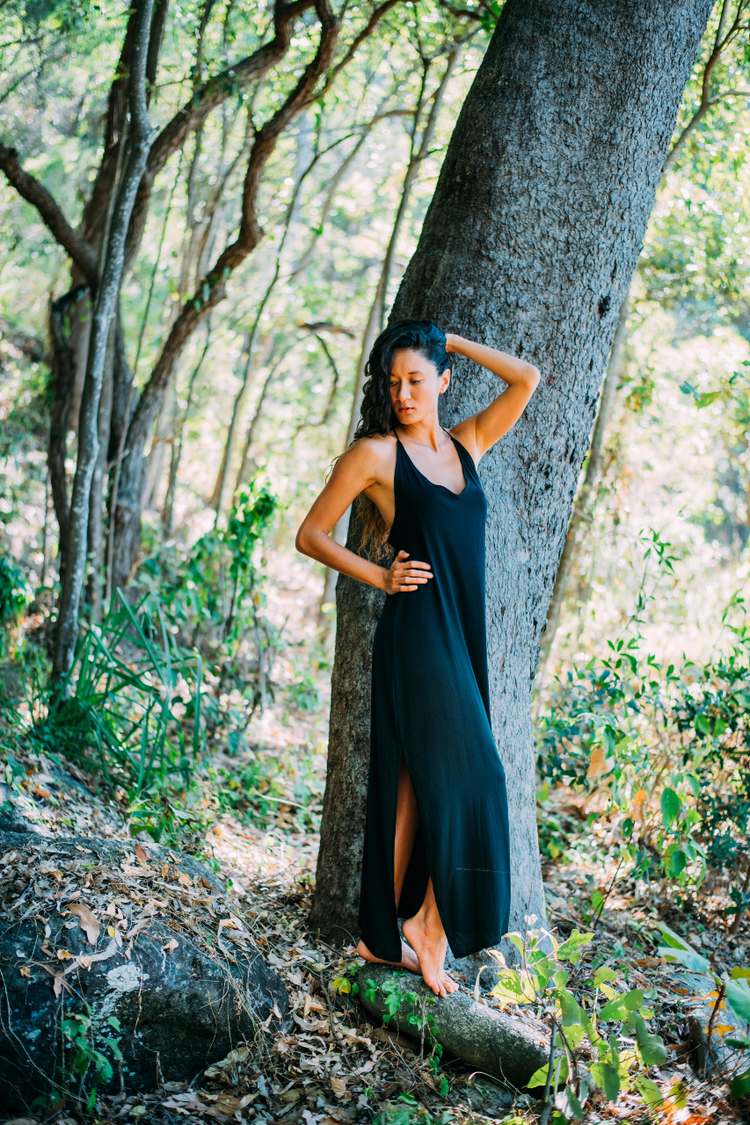 This boho maxi dress features a blend of linen and rayon for a comfortable and stylish fit. It is ethically handcrafted in Bali,