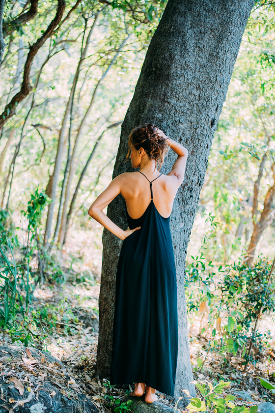 This boho maxi dress features a blend of linen and rayon for a comfortable and stylish fit. It is ethically handcrafted in Bali,
